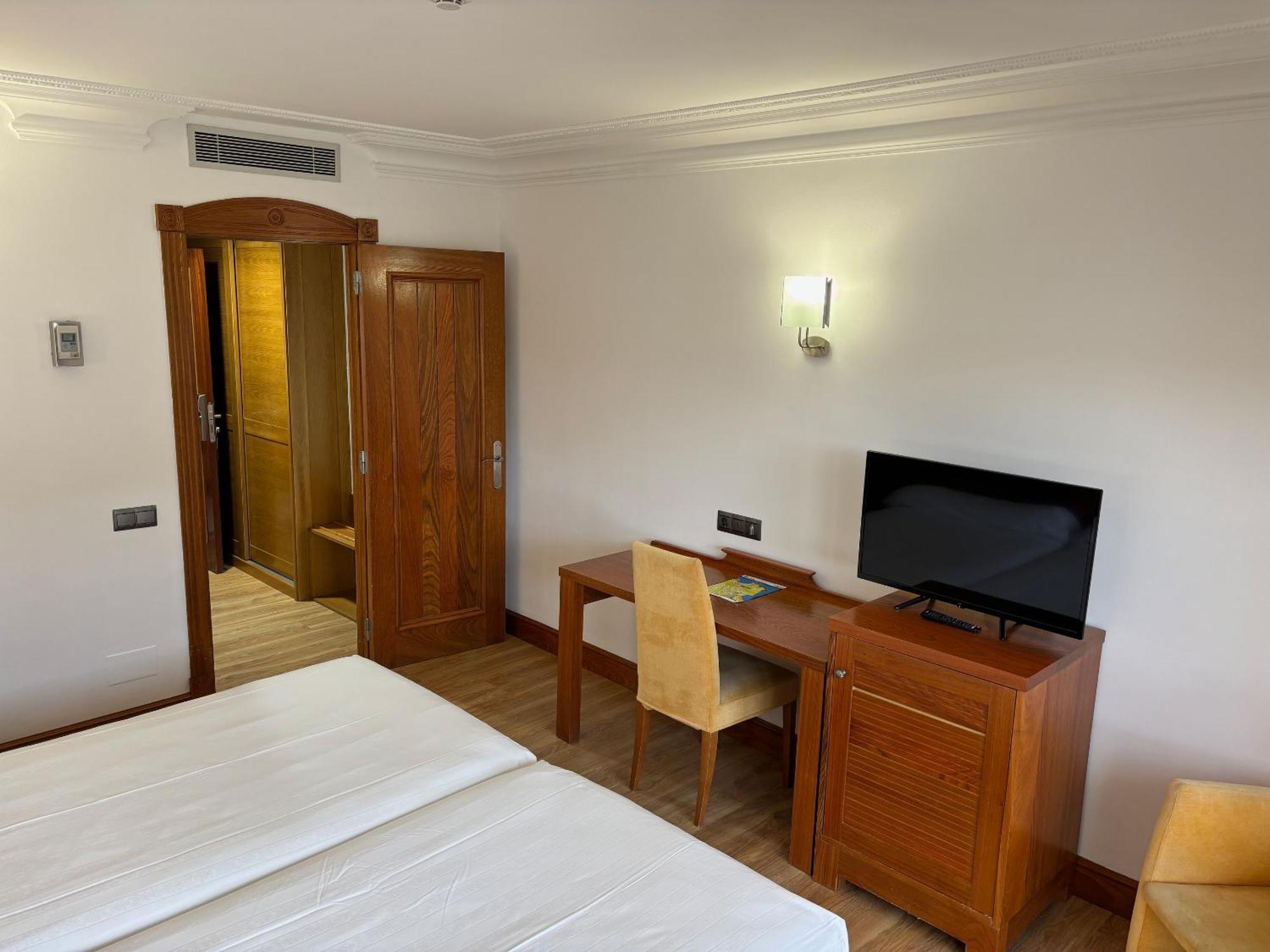 Gran Hotel Liber & Spa Playa Golf Noja Exteriér fotografie